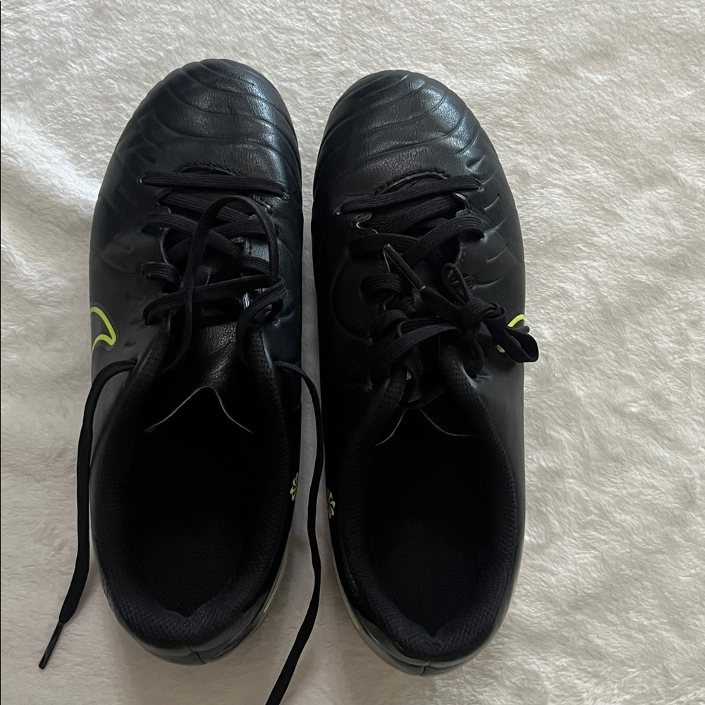 Nike Black Cleats with Neon Green Details - Picture 7 of 7